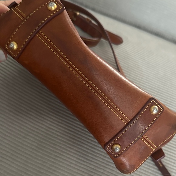 Dooney & Bourke Florentine leather crossbody handbag - Picture 4 of 9